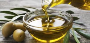 تطويل الشعر بزيت الزيتون فقط