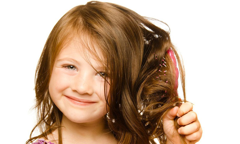 الأسباب الطبية لمشكلة تساقط الشعر عند الأطفال